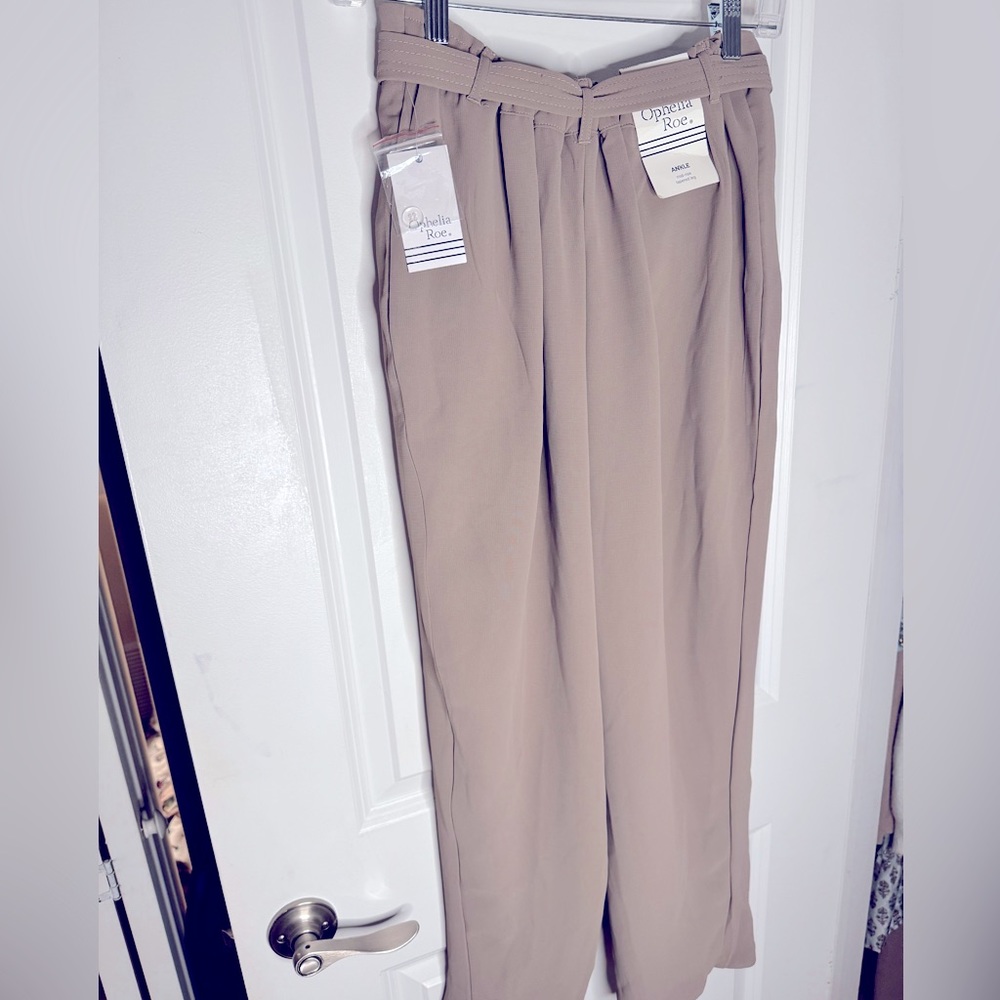 NWT Ophelia Roe Crop Pants